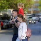 Nunca desautorices a tu pareja delante de tu hijo. Luego conversa sobre el tema con tu conviviente a solas.