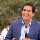 Candidato. Arauz sonríe como si persiguiera el título de Mr. Simpatía. Como si la seriedad le restara votos.