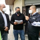 Diego Cabezas, coordinador de Registro Civil, el Gobernador y el Intendente del Azuay, durante un operativo.