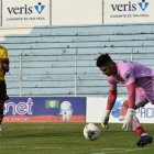 El arquero Rolando Silva de Orense asustó a los jugadores amarillos.