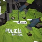 En los allanamientos se encontraron varias evidencias con las que supuestamente perpetraban los asaltos.