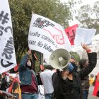 La marcha se convocó en la Fiscalía General del Estado y avanzó al Centro Histórico
