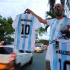 Maradona el ícono del fútbol recibirá un minuto de silencio en los estadio de Ecuador.
