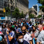 La gente se olvido del Covid 19 por el sepelio de Diego Maradona.