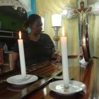 Carmen llora a su familiar, pues manifiesta que ante los ojos de las autoridades él siempre siguió siendo un invisible.