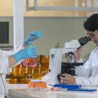 Los laboratorios del centro académico superior destacan también.