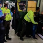 La Policía revisó a los detenidos y encontró la evidencia.