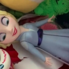 La muñeca de Elsa, personaje de Frozen.