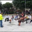 Policías comunitarios dan charlas a los moradores del sur de Guayaquil, encaminadas a una mejor convivencia en los hogares y entre vecinos.