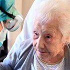 Elena es de hierro: superó al coronavirus y a la gripe A en un año.