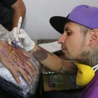 Marvin trabaja seis años como tatuador. Domina todas las técnicas, pero su favorita es el Freehand.