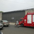 La emergencia se registró el lunes por la tarde. Bomberos arribaron a la empresa.