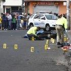 En el sitio donde fue asesinado el guardia de seguridad Jonathan Saavedra se encontraron 11 indicios balísticos. Él recibió dos tiros.