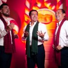 Como un regalo de Navidad adelantado ven los artistas al reconocimiento que les dieron