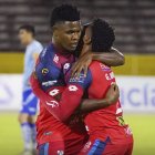 El Nacional ganó 2-1 al Macará en la fecha 14 y aún tiene posibilidades de salvarse del descenso.
