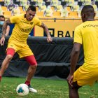 Barcelona quedó listo para el partido ante Católica.