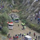 Unos 250 metros rodó el transporte y en su recorrido fueron cayendo las víctimas.