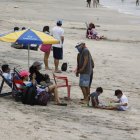 Los comerciantes que dicen haber invertido para las festividades están preocupados.