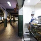 Omar abrió su panadería en el sector de la estación Parque Centenario, de la Aerovía.