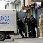 El hecho se produjo dentro de una vivienda en Pifo, nororiente de Quito. En el departamento se hallaron tres cuerpos: de dos menores y un adulto.