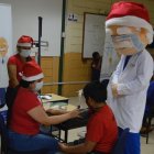 Con las respectivas medidas de bioseguridad, los profesionales atendieron a los pequeños.