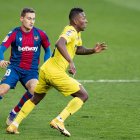 El defensa ecuatoriano Pervis Estupiñán estuvo presente en la victoria de Villarreal en la liga de España.