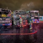 Tres buses quedaron destruidos por el fuego.