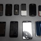 Los treléfonos incautados por la Policía.