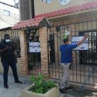 Los municipales colocaron los sellos de clausura en los predios aparentemente involucrados en la fiesta.