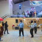 Pocos personajes participaron en el debate de versos y cantares en el popular acto del 6 de enero.