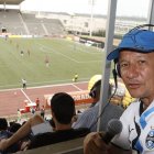 Álvarez era uno de los primeros coleccionistas de camisetas de equipos de fútbol.