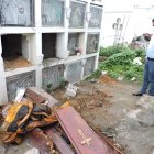 De los cadáveres profanados reconocieron a cuatro. Sis familiares volvieron a sepultarlos.
