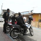 La mañana de este martes la zona permanecía vigilada por un grupo de agentes.