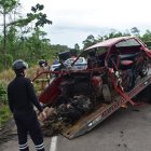 El vehículo de la familia quedó destrozado.