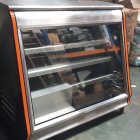 El frigorífico que los sospechosos intentaban vender por Internet luego de pagarlo con un cheque sin fondos.