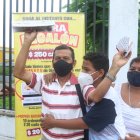 Medardo Correa llegó acompañado de su nieto Mauricio y su nuera Susana Cedeño.