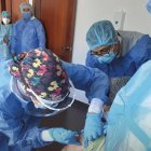 María Landazuri fue la primera vacunada en ese centro de cuidado.