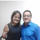 Claudia Colezzuma promotora artística ecuatoriana junto a Ismael Miranda, en su última visita a Guayaquil hace tres años. El vino a celebrar las fiestas de la ciudad con un concierto.
