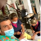 Esta es la última foto que posteó Efraín Ruales en sus redes sociales preguntando si estaba bien que los hombres tambien se hagan la manicura y la pedicura