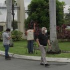 Eduardo Molina viajó desde el Guasmo sur para estar presente en el sepelio de su excompañero de labores.