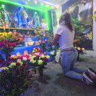 En los rezos, los devotos guardan la esperanza de que sus peticiones se cumplan.