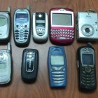 Los 9 teléfonos móviles de dudosa procedencia, que fueron incautados.