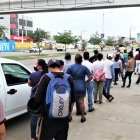 Las filas eran de tres cuadras en algunos recintos electorales de Machala.