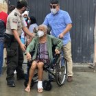 La votante recibió ayuda para cumplir con su derecho a elegir