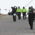 Miembros de la Policía hacen un 'barrido' de la zona. 





Agencia (ag-extra ag-expreso ag-quito)
