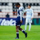 Romario Ibarra estaría un mes fuera de las canchas, debido a una fractura de clavícula.