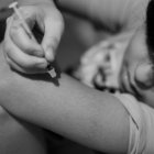 Sergio aprendió a colocarse la insulina él solo.