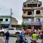 Los moradores del sector se aglomeraron para conocer detalles del crimen.