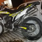 la moto en la que se movilizaban los hampones también fue requisada.