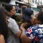 Los familiares de la víctima estaban desconcertados por lo ocurrido.